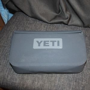 Yeti Sidekick Gear Case
